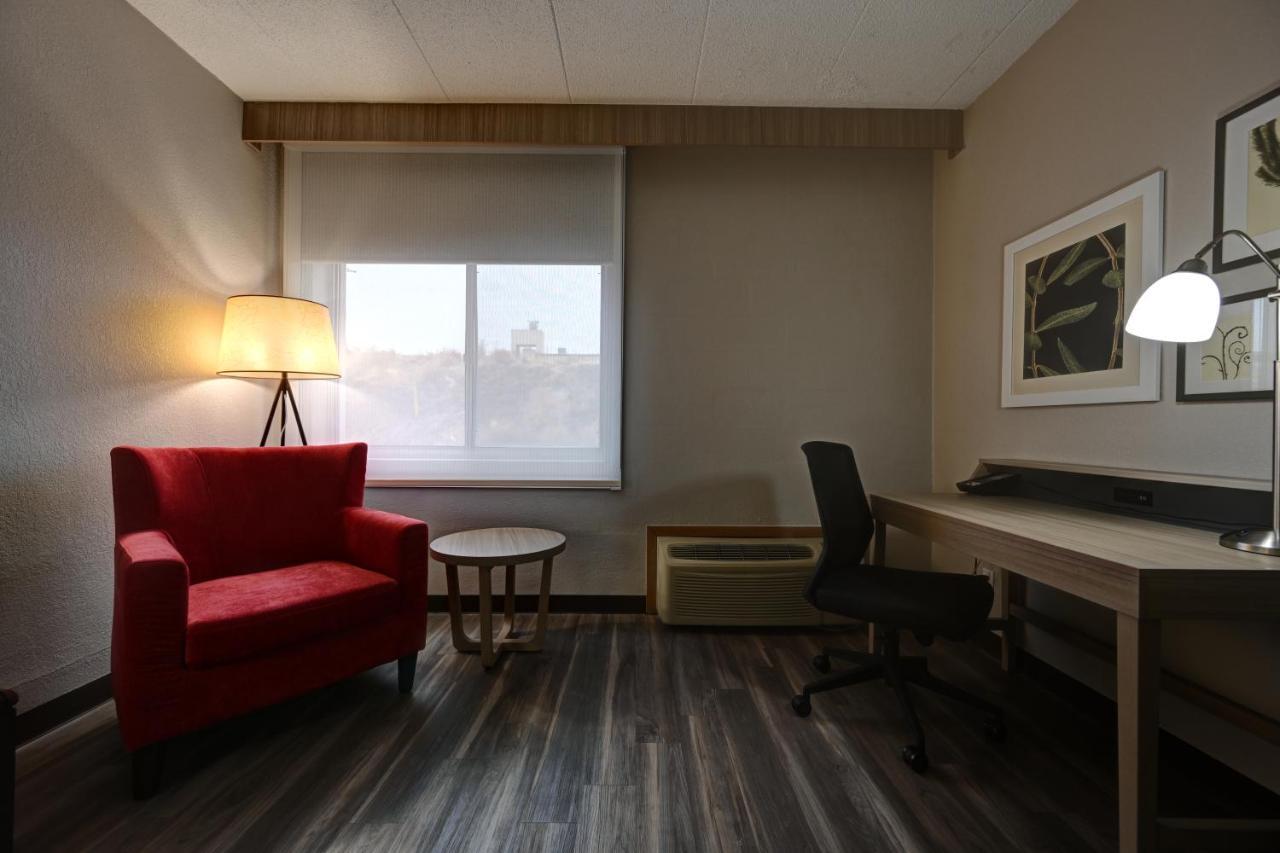 Country & By Radisson, Pierre, Sd Hotel